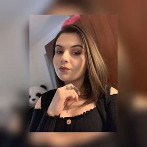 Meet your Posher, Dania